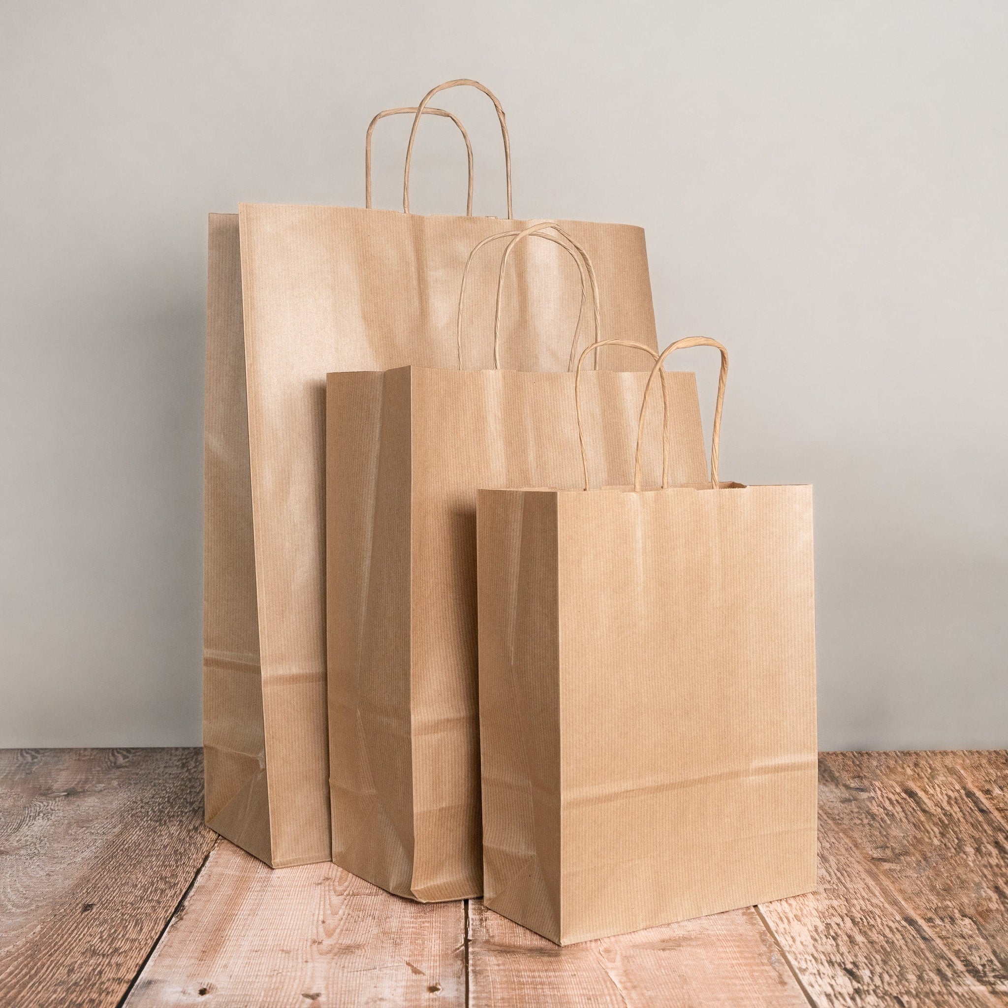 Why Businesses in Dubai Are Switching to Wholesale Paper Bags