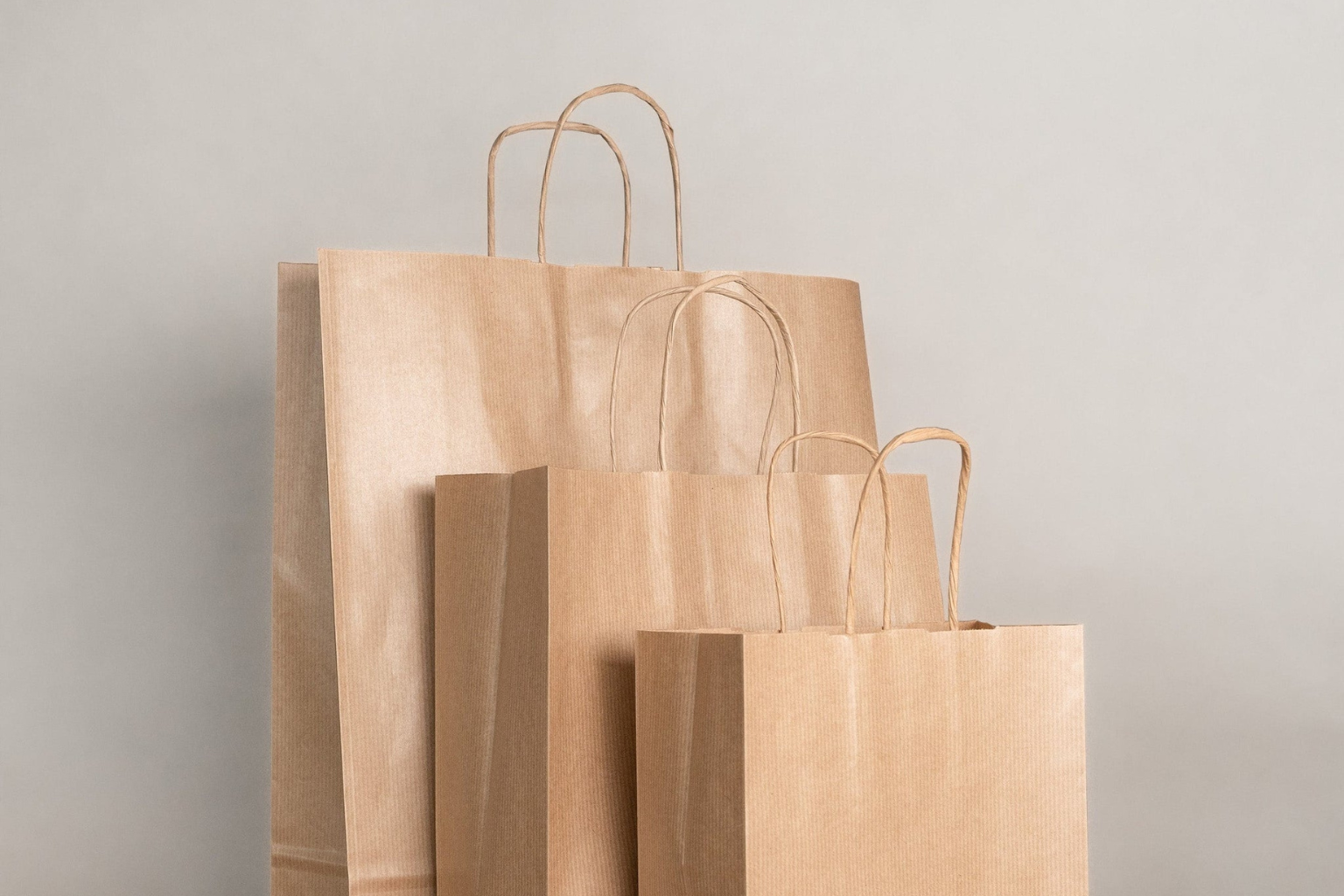 Why Businesses in Dubai Are Switching to Wholesale Paper Bags
